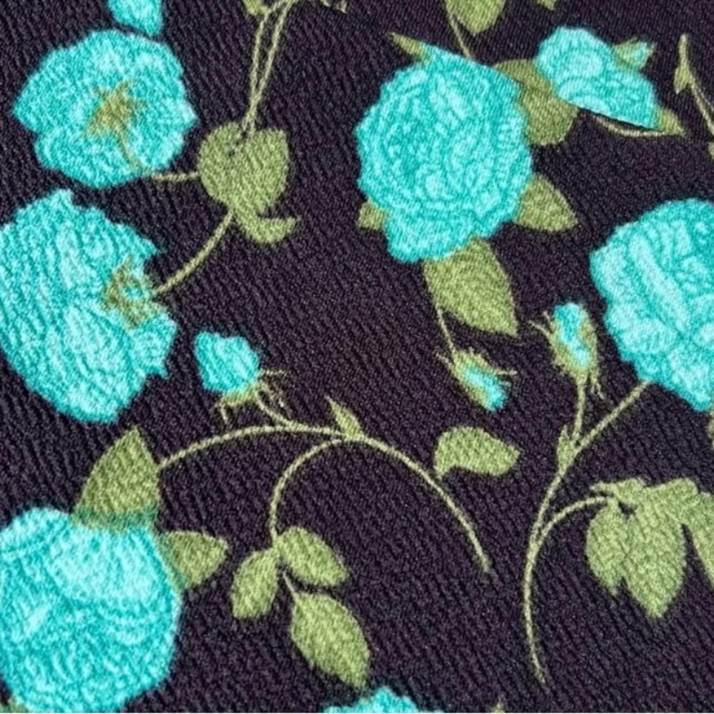 NWT Floral Black and Turquoise Rose Stretchy Pencil Skirt - Picture 3 of 5